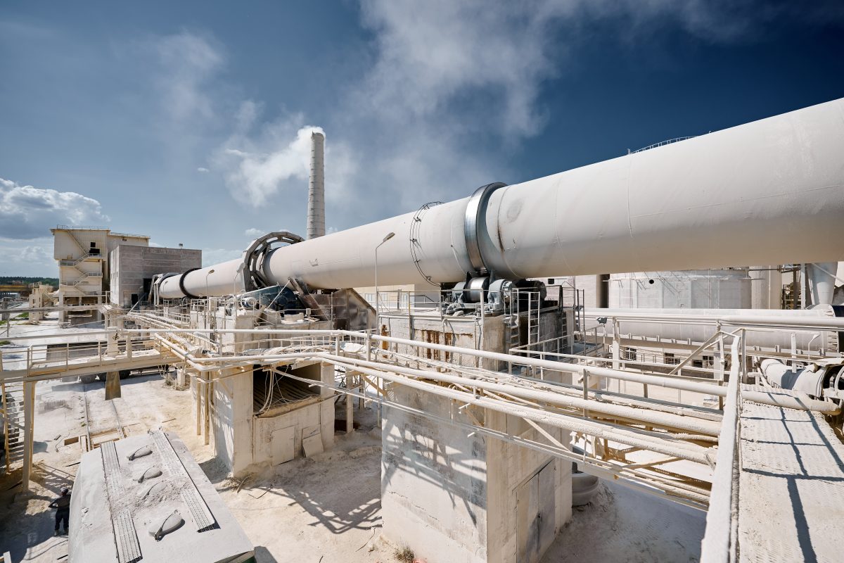 Industrial rotary kiln for lime and clinker calcination, representative of ZAP's decarbonization engineering work